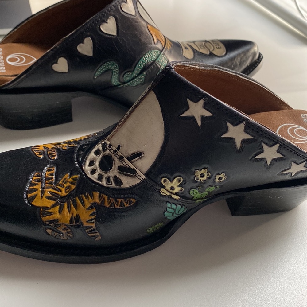 Brother Vellies Doodle cowgirl mules. Stand out from the crowd super fly slipons - Picture 10 of 15